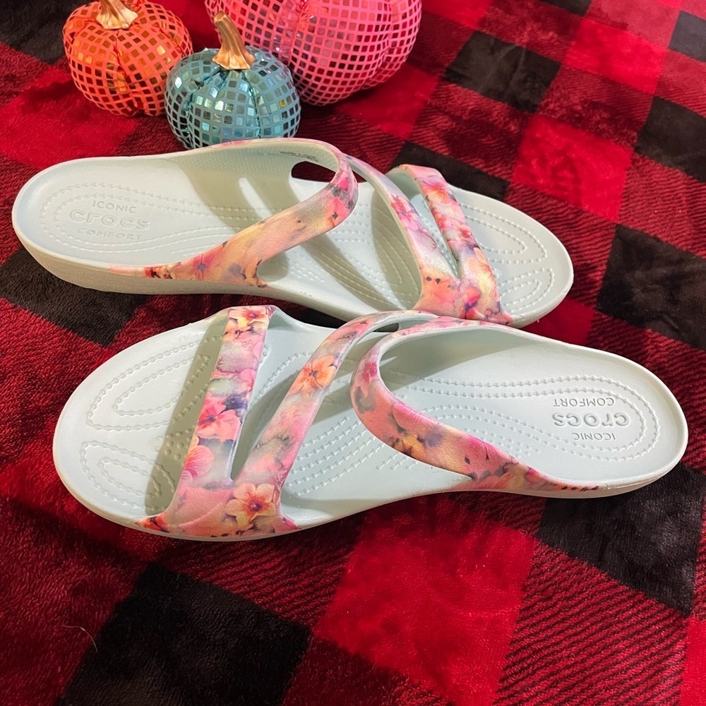 Crocs Women Multicoloured Printed Kadee II Dream Slip-On, Size 11 - Picture 14 of 16
